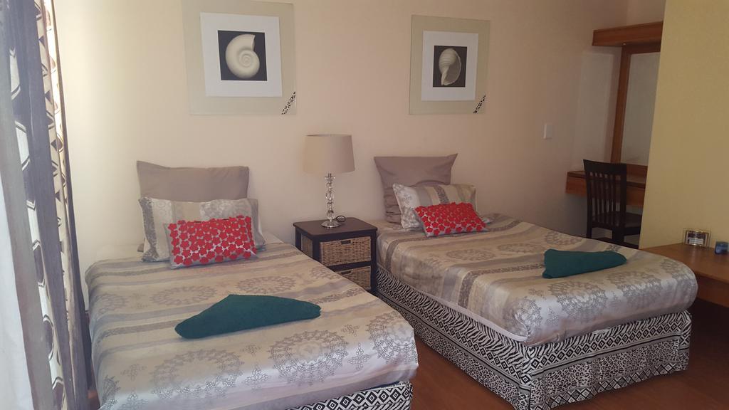 Natalie Guesthouse Bloubergstrand Exterior photo