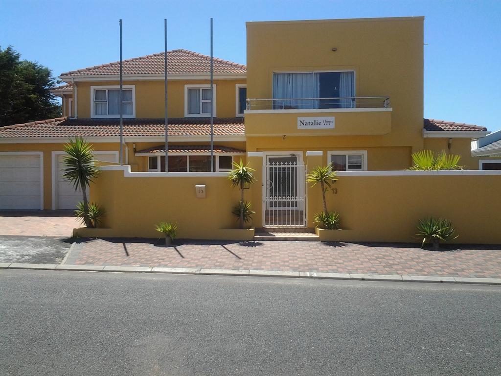 Natalie Guesthouse Bloubergstrand Exterior photo