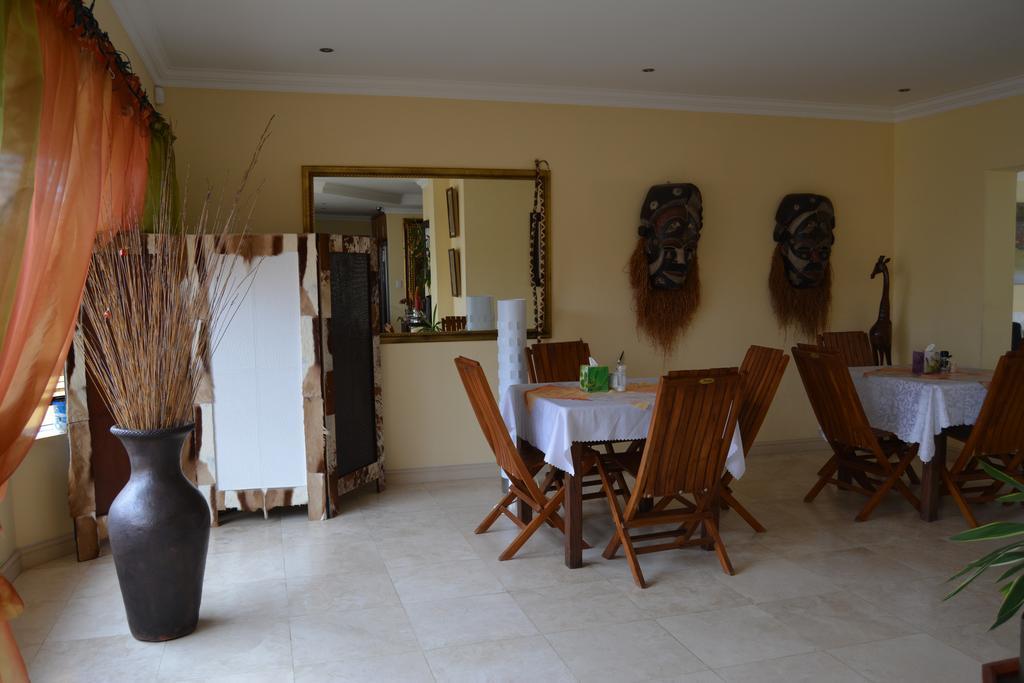 Natalie Guesthouse Bloubergstrand Exterior photo