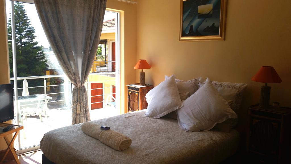 Natalie Guesthouse Bloubergstrand Exterior photo