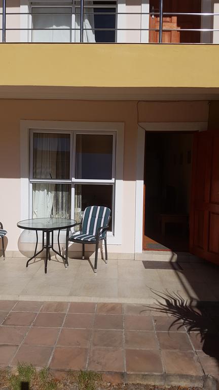 Natalie Guesthouse Bloubergstrand Exterior photo