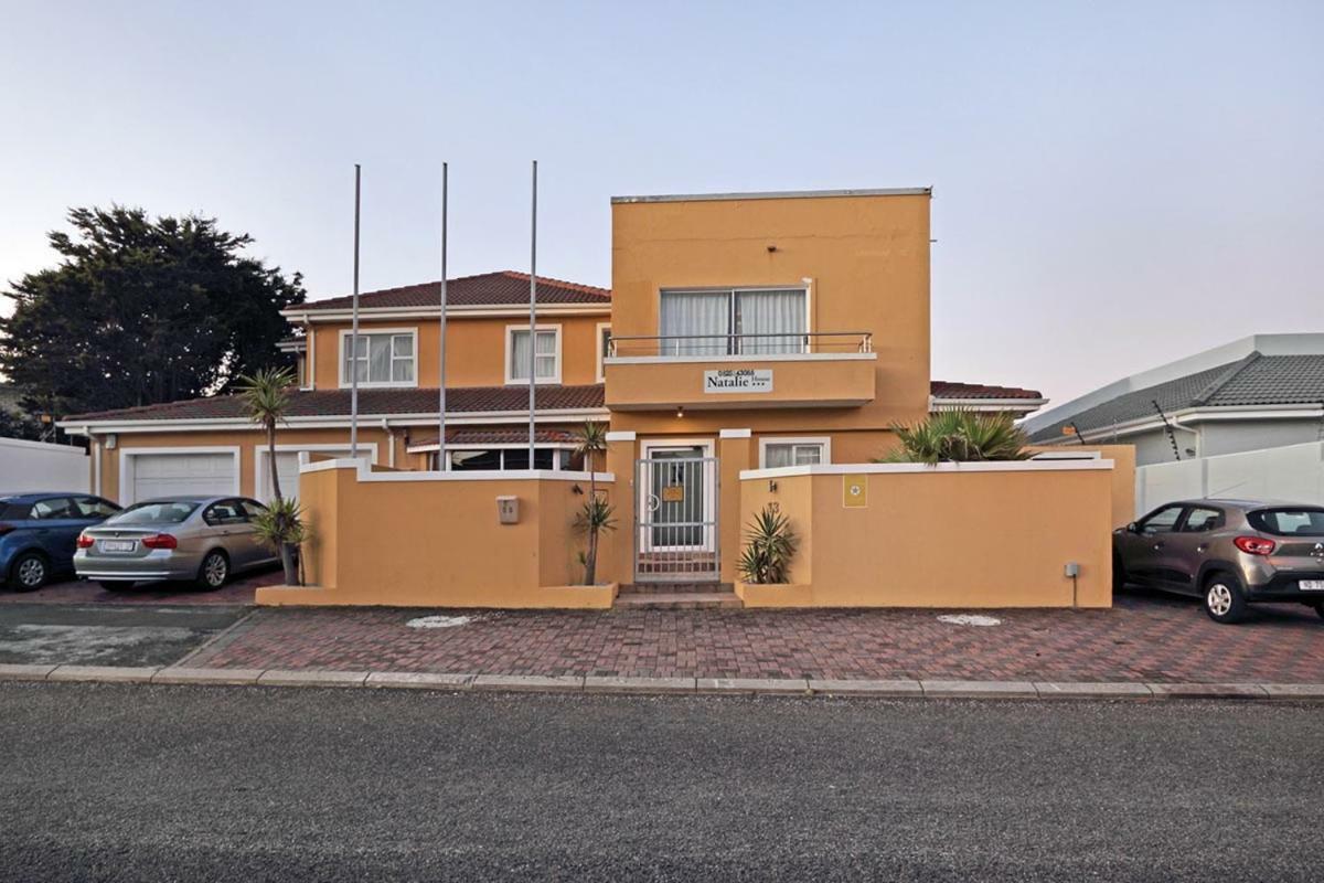 Natalie Guesthouse Bloubergstrand Exterior photo