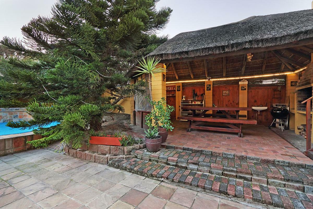 Natalie Guesthouse Bloubergstrand Exterior photo
