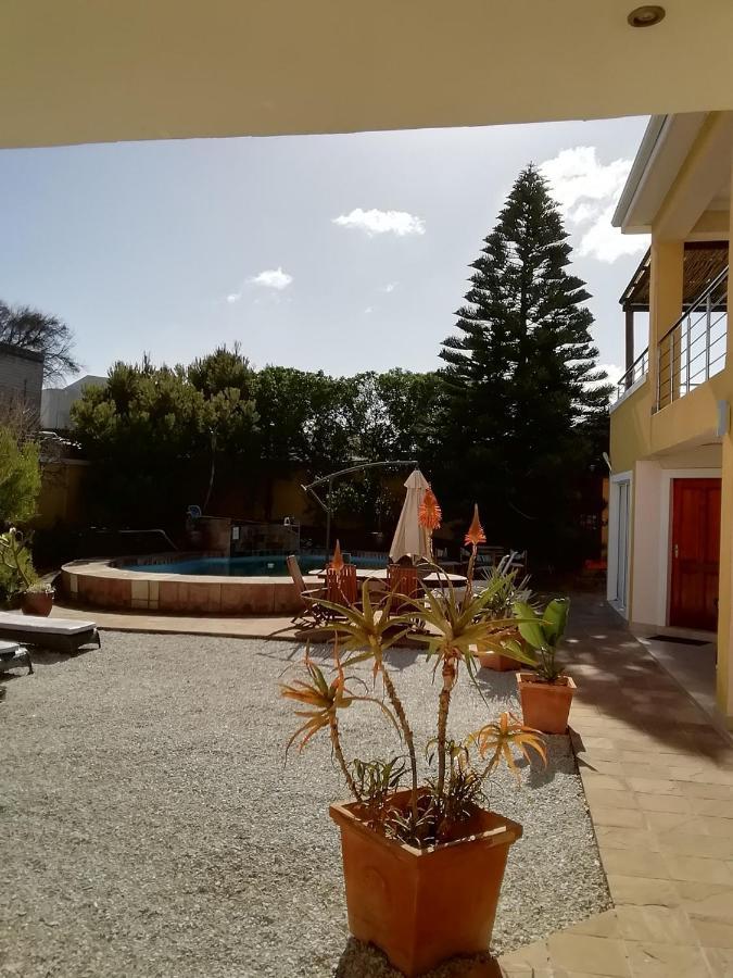 Natalie Guesthouse Bloubergstrand Exterior photo
